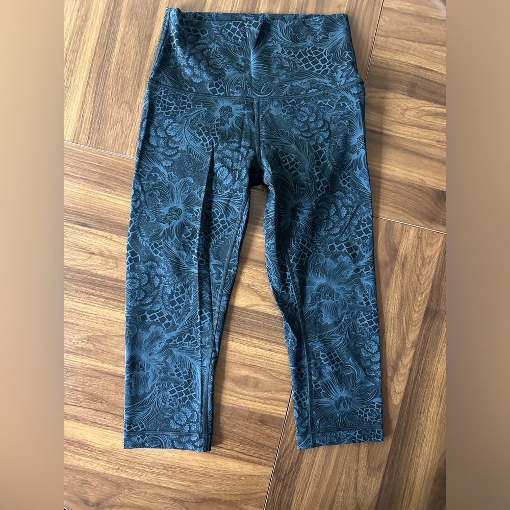Limited Edition High Rise Cropped Leggings